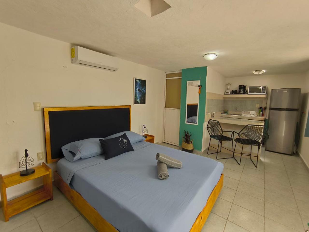 Yaxkin, Located In Downtown Apartment *