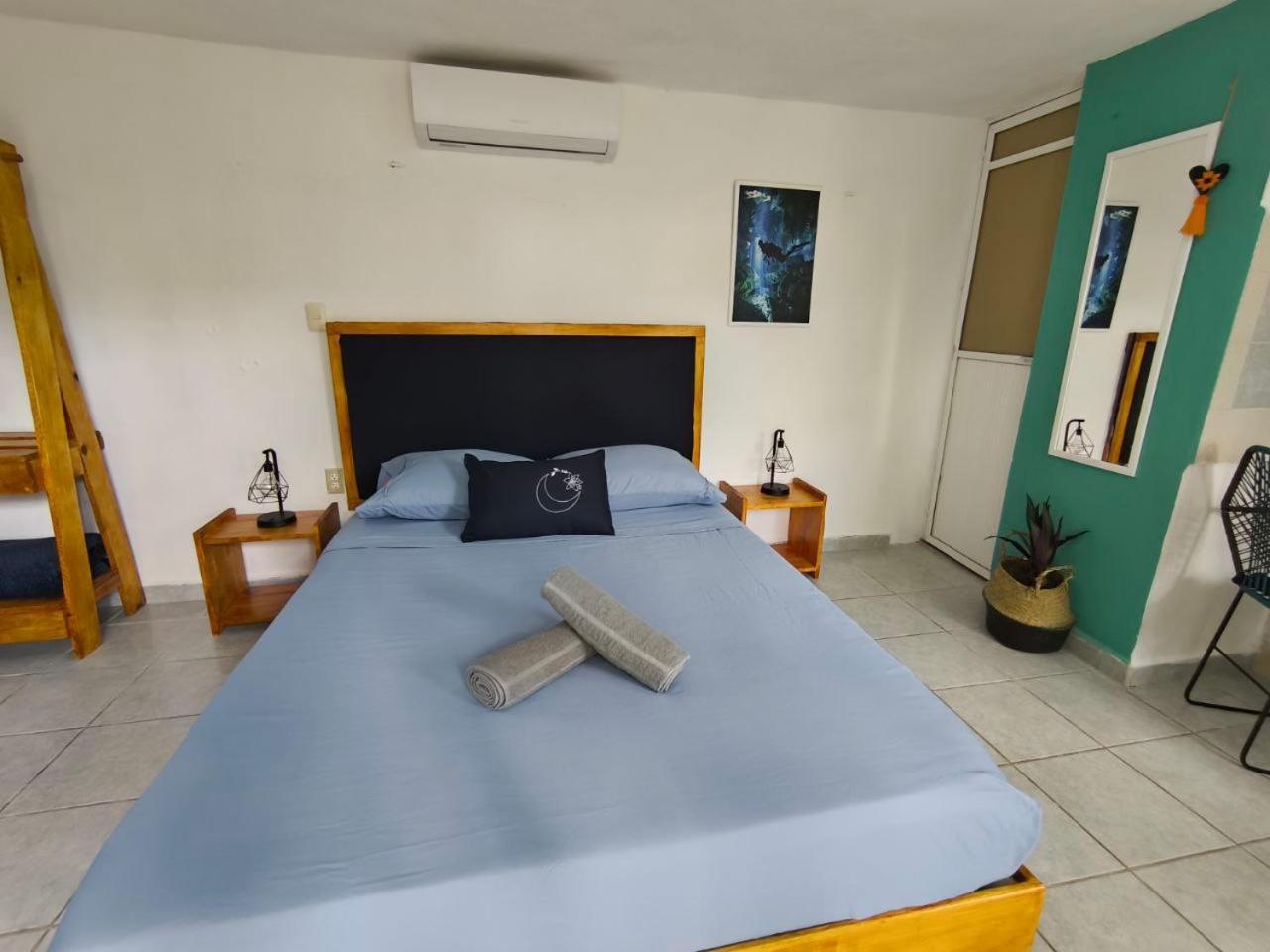 Yaxkin, Located In Downtown Apartment *